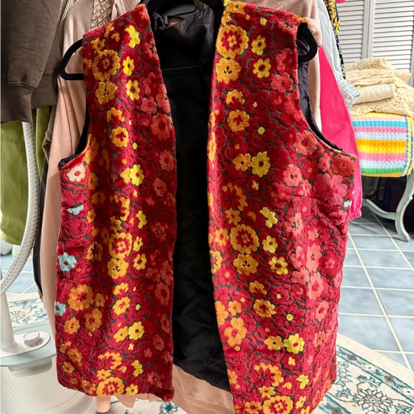 Spring Summer 2026 Collection Preview at @lisaosnow - Picture 11 of 16